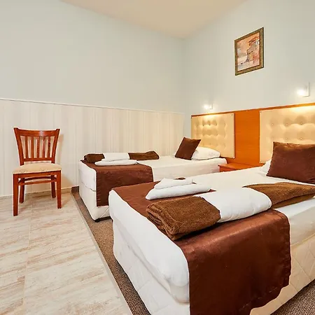 Peneka فندق بوموري