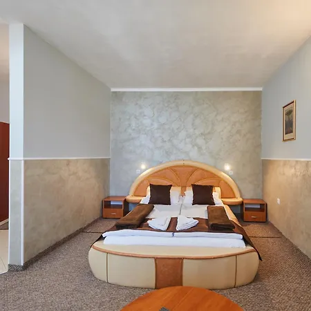 Peneka Hotel